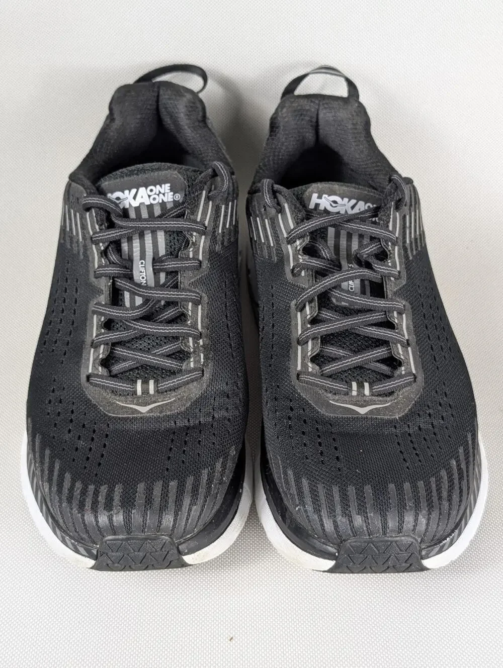 Hoka One One Clifton 5 Wide Shoes Womens Size 10D Black White Running Athletic